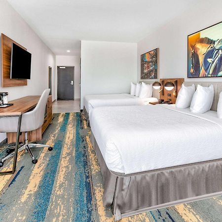 La Quinta Inn & Suites By Wyndham 特勒尔 外观 照片