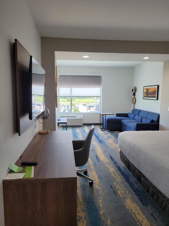 La Quinta Inn & Suites By Wyndham 特勒尔 外观 照片