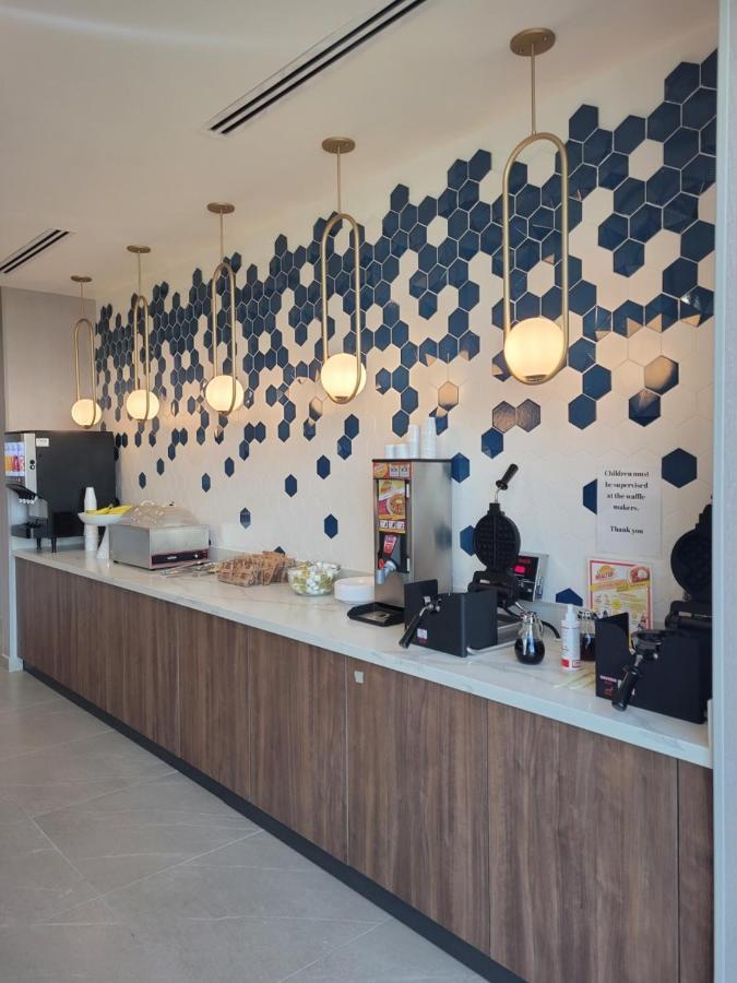 La Quinta Inn & Suites By Wyndham 特勒尔 外观 照片