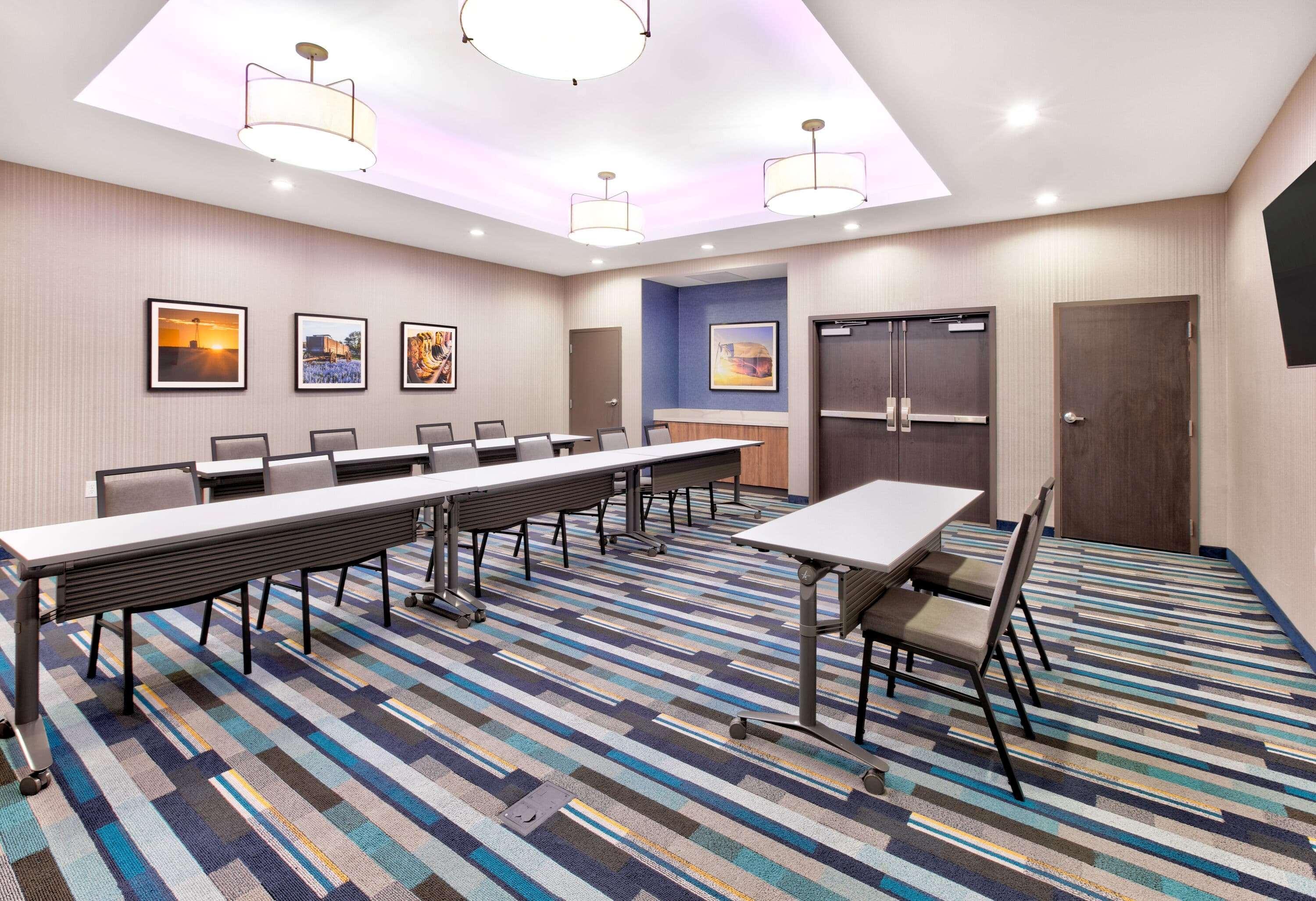 La Quinta Inn & Suites By Wyndham 特勒尔 外观 照片