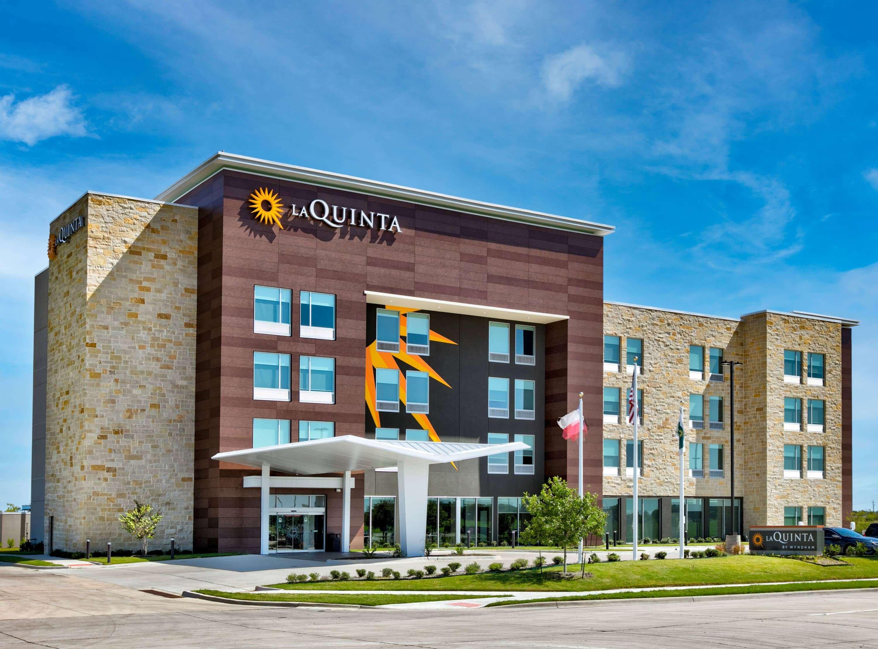 La Quinta Inn & Suites By Wyndham 特勒尔 外观 照片