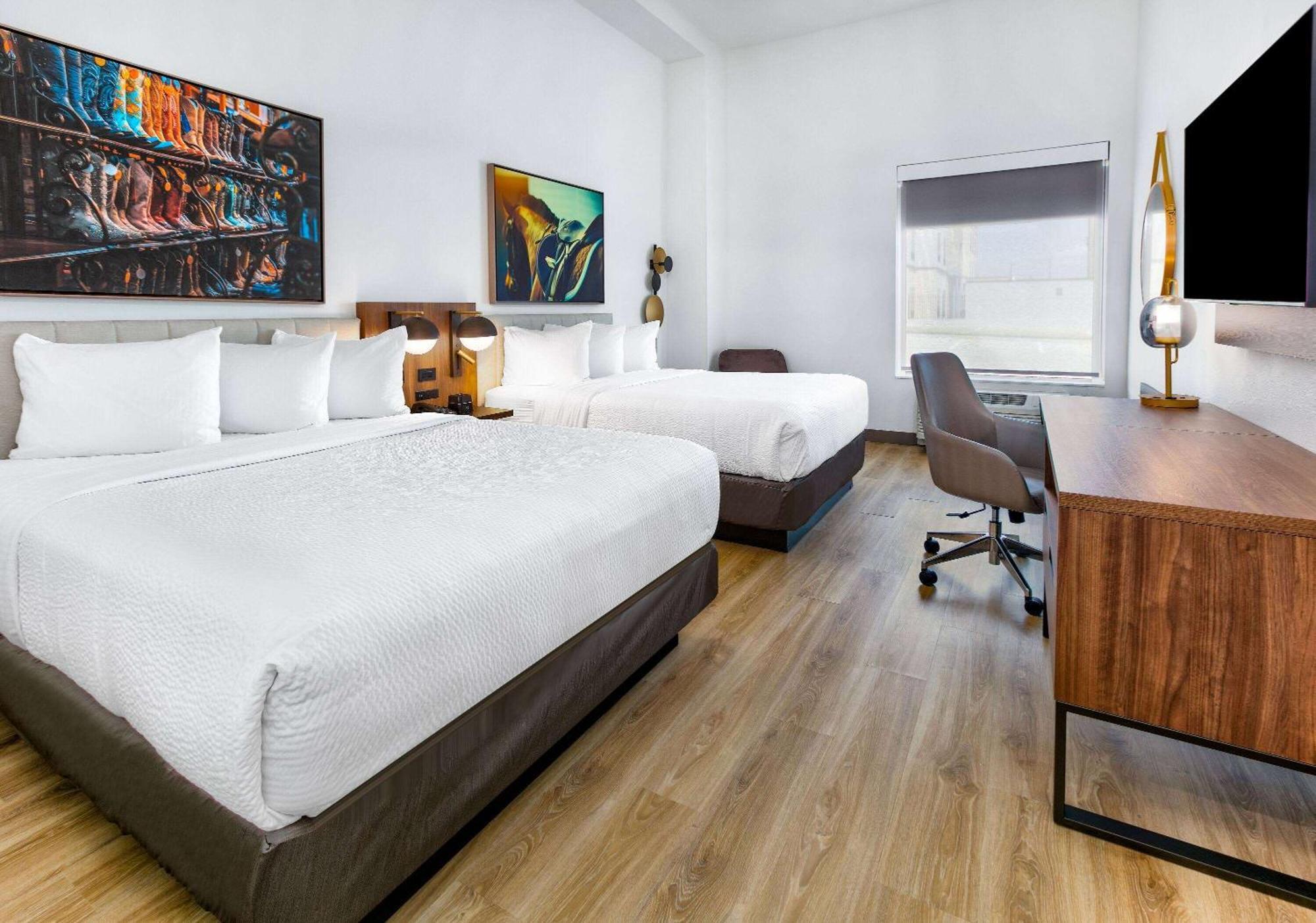 La Quinta Inn & Suites By Wyndham 特勒尔 外观 照片